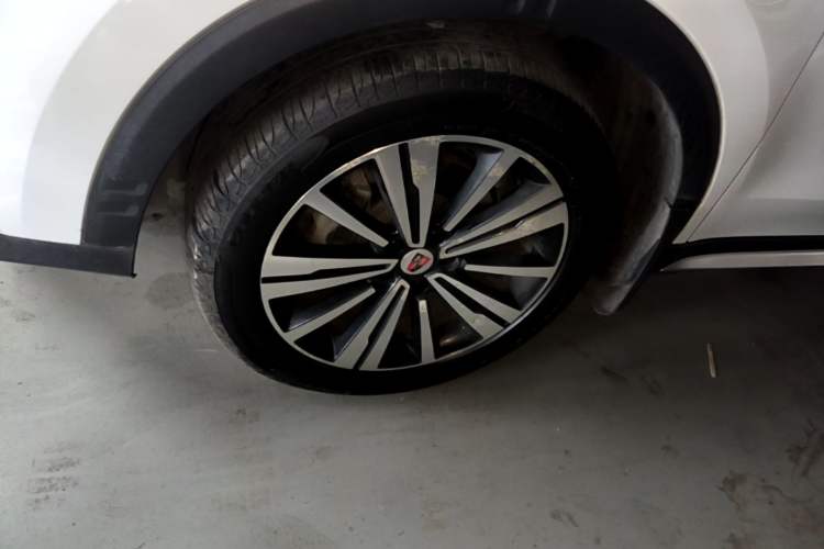 Used Roewe RX5 2019 20T Two-Wheel Drive Automatic 4G Connected Platinum Edition Left Front Wheel Hub