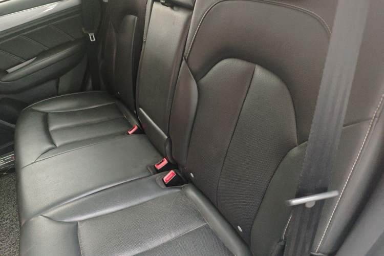 Used Roewe RX5 2019 20T Two-Wheel Drive Automatic 4G Connected Platinum Edition Left Rear Seat