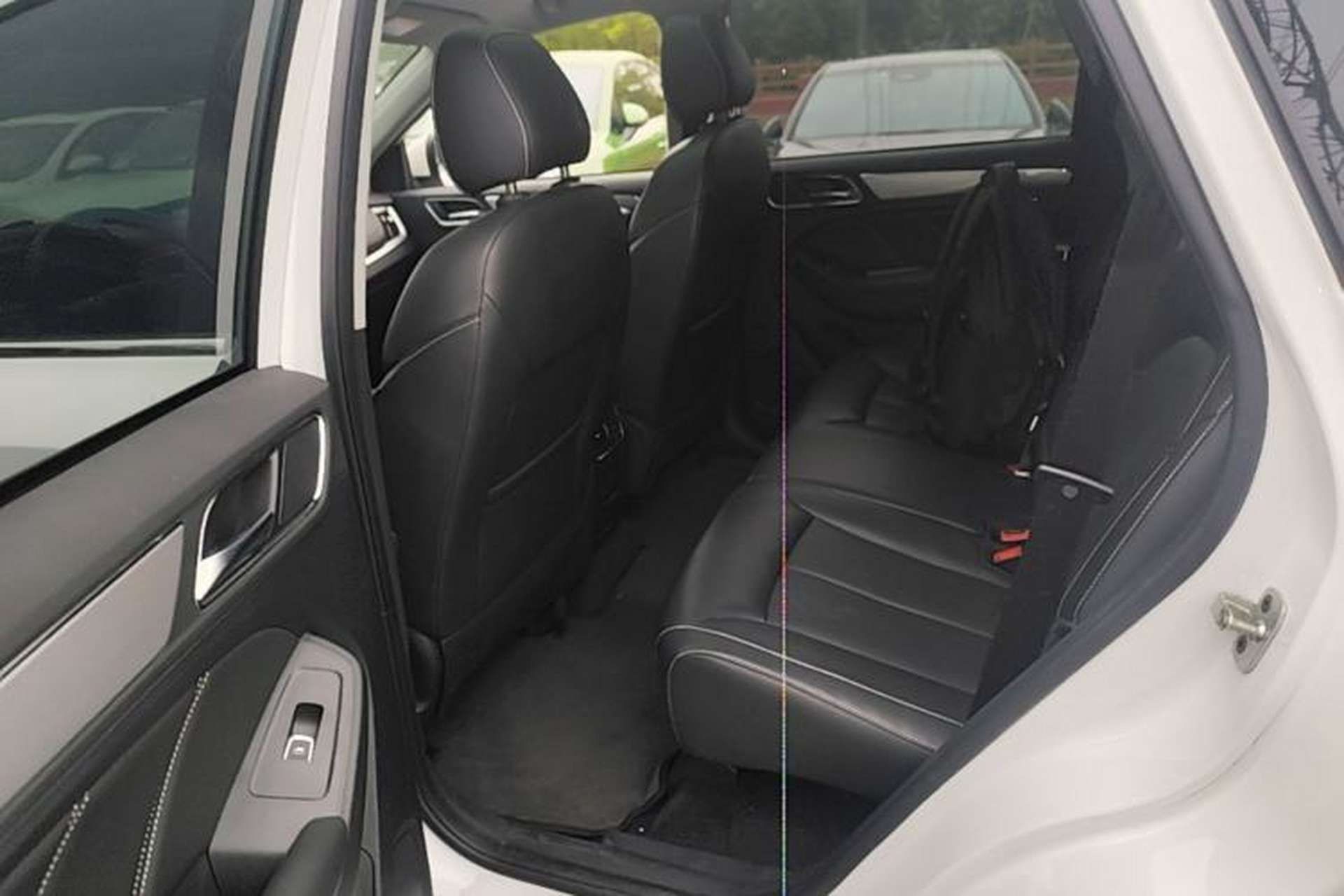 Used Roewe RX5 2019 20T Two-Wheel Drive Automatic Ali Smart Connectivity Platinum Edition Left Rear Seat