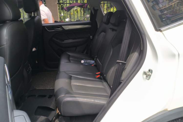 Used Roewe RX5 2019 20T Two-Wheel Drive Automatic 4G Connected Platinum Edition Left Rear Seat