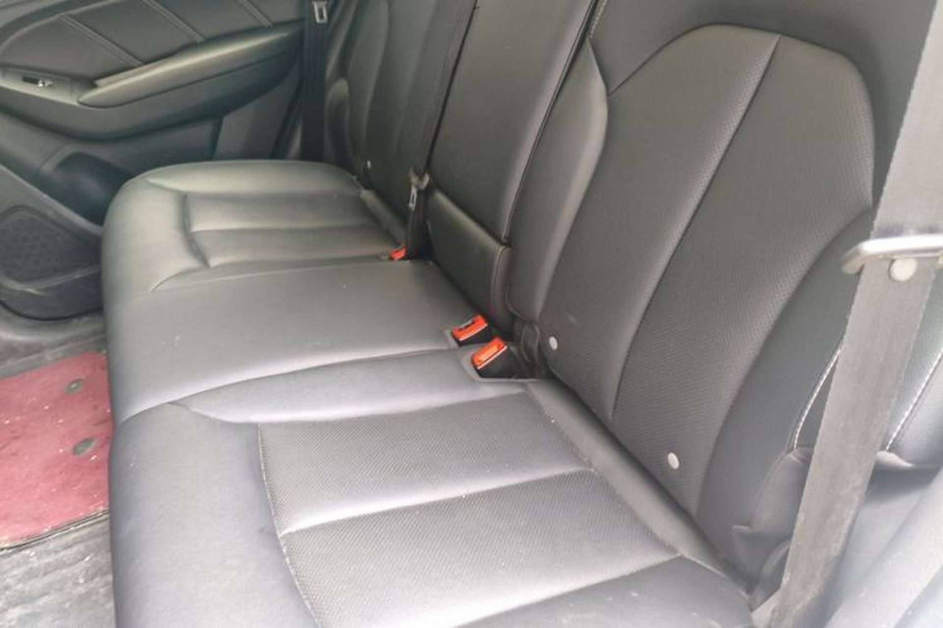 Used Roewe RX5 2019 20T Two-Wheel Drive Manual 4G Connect Platinum Edition Left Rear Seat