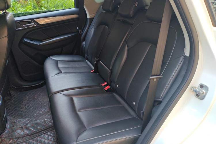 Used Roewe RX5 2019 20T Two-Wheel Drive Automatic 4G Connected Platinum Edition Left Rear Seat