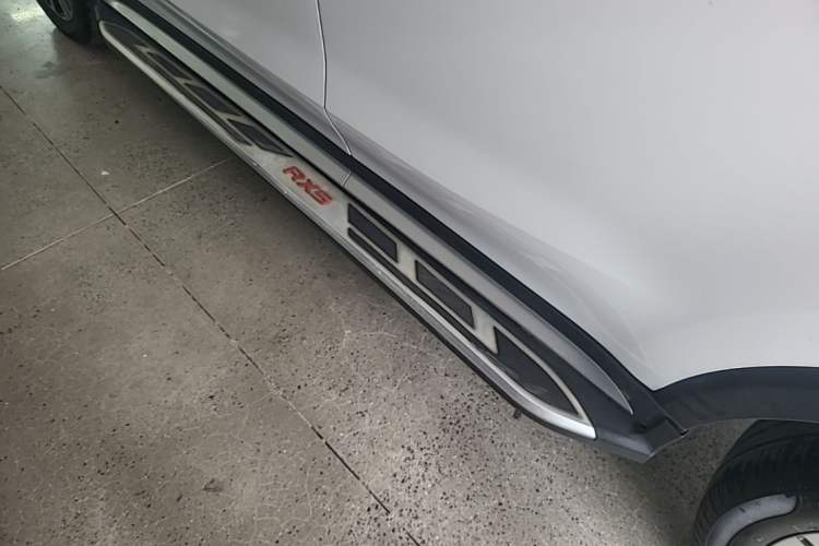Used Roewe RX5 2019 20T Two-Wheel Drive Automatic Ali Smart Connectivity Platinum Edition Left Side Sill