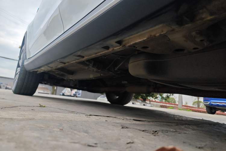 Used Roewe RX5 2019 20T Two-Wheel Drive Automatic 4G Connected Platinum Edition Left Side Sill