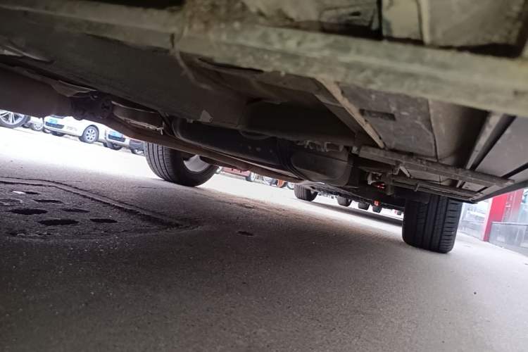 Used Roewe RX5 2019 20T Two-Wheel Drive Automatic 4G Connected Platinum Edition Left Side Sill