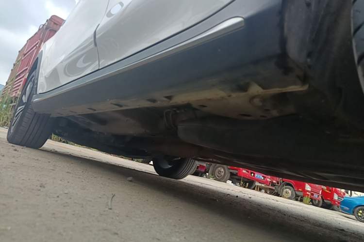 Used Roewe RX5 2019 20T Two-Wheel Drive Automatic Ali Smart Connectivity Platinum Edition Left Side Sill