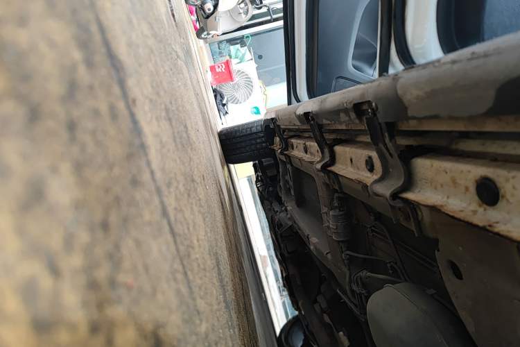 Used Roewe RX5 2019 20T Two-Wheel Drive Automatic 4G Connected Platinum Edition Left Side Sill