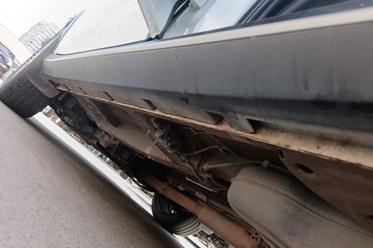 Used Roewe RX5 2019 30T Two-Wheel Drive Automatic Ali SmartConnect Platinum Edition Left Side Sill