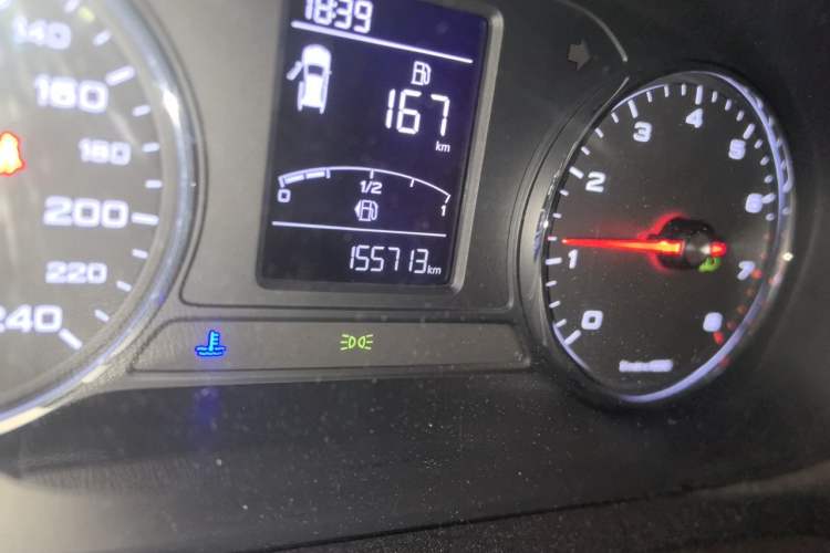 Used Roewe RX5 2019 20T Two-Wheel Drive Manual 4G Connect Platinum Edition Odometer Close Up