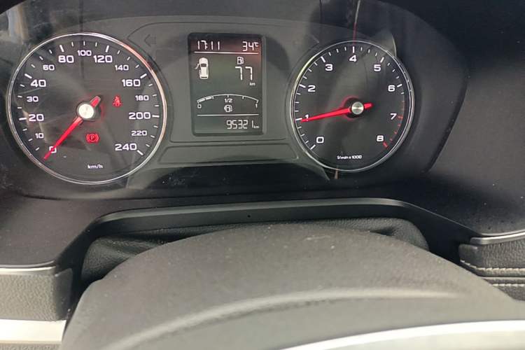 Used Roewe RX5 2019 20T Two-Wheel Drive Manual Ali Smart Network Platinum Edition Odometer Close Up