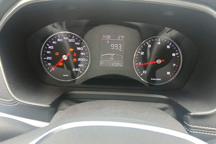Used Roewe RX5 2019 20T Two-Wheel Drive Automatic Ali Smart Connectivity Platinum Edition Odometer Close Up