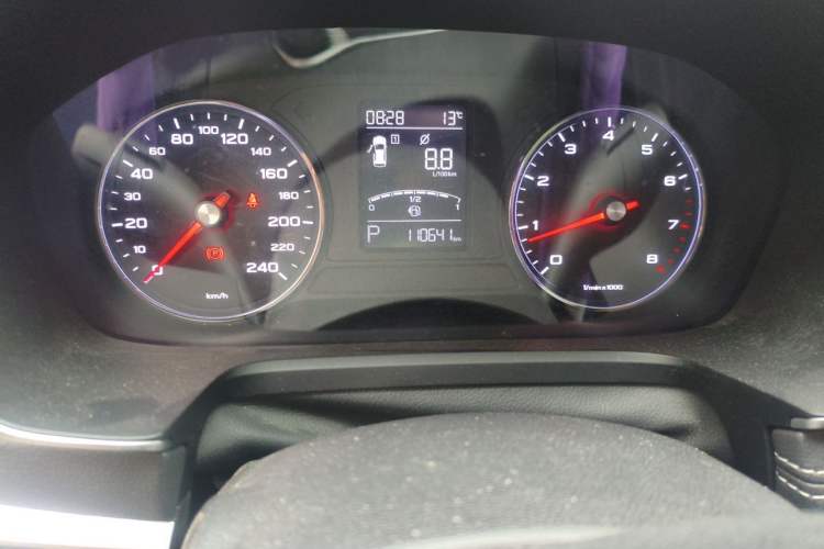 Used Roewe RX5 2019 20T Two-Wheel Drive Automatic Ali Smart Connectivity Platinum Edition Odometer Close Up