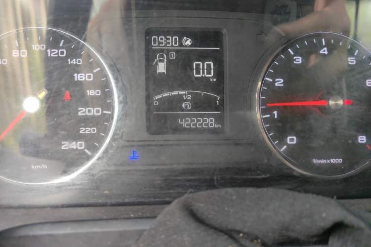 Used Roewe RX5 2019 20T Two-Wheel Drive Manual 4G Connect Platinum Edition Odometer Close Up