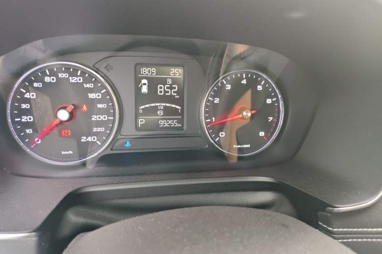 Used Roewe RX5 2019 20T Two-Wheel Drive Automatic Ali Smart Connectivity Platinum Edition Odometer Close Up