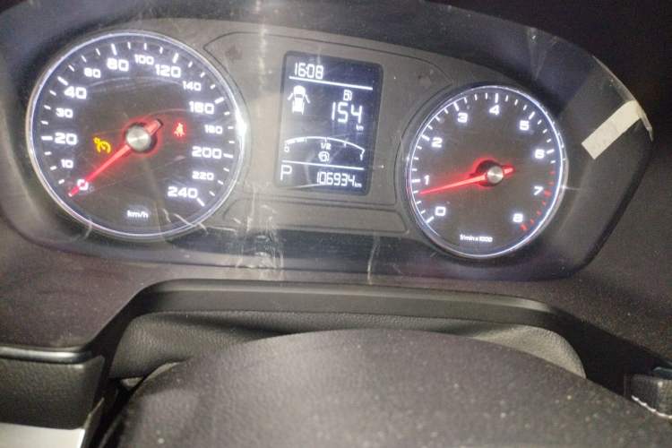 Used Roewe RX5 2019 20T Two-Wheel Drive Automatic 4G Connected Platinum Edition Odometer Close Up