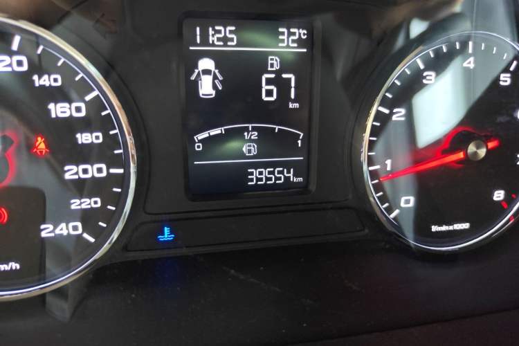 Used Roewe RX5 2019 20T Two-Wheel Drive Manual Ali Smart Network Platinum Edition Odometer Close Up
