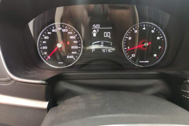 Used Roewe RX5 2019 20T Two-Wheel Drive Automatic 4G Connected Platinum Edition Odometer Close Up