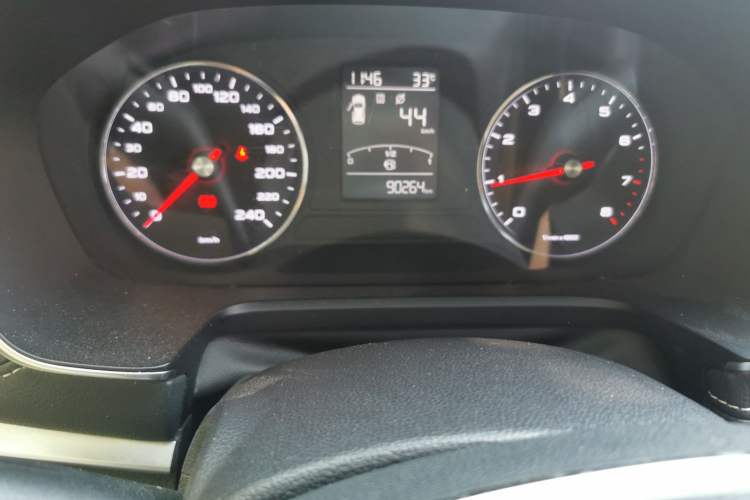Used Roewe RX5 2019 20T Two-Wheel Drive Manual Ali Smart Network Platinum Edition Odometer Close Up