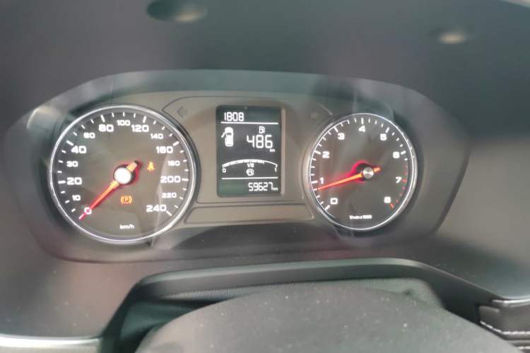 Used Roewe RX5 2019 20T Two-Wheel Drive Manual 4G Connect Platinum Edition Odometer Close Up