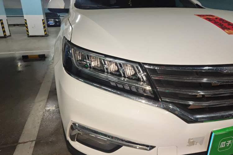 Used Roewe RX5 2019 20T Two-Wheel Drive Automatic 4G Connected Platinum Edition Right Front Headlight