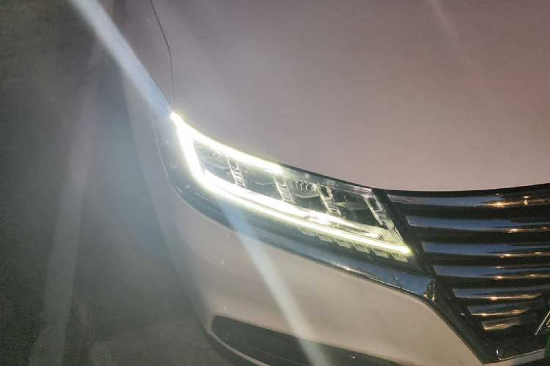 Used Roewe RX5 2019 20T Two-Wheel Drive Automatic Ali Smart Connectivity Platinum Edition Right Front Headlight