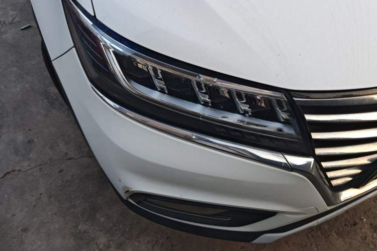 Used Roewe RX5 2019 20T Two-Wheel Drive Automatic Ali Smart Connectivity Platinum Edition Right Front Headlight