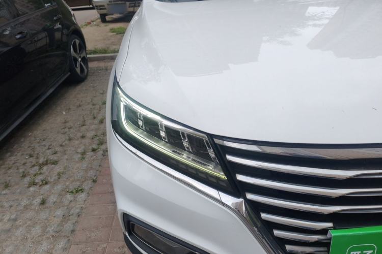 Used Roewe RX5 2019 20T Two-Wheel Drive Automatic Ali Smart Connectivity Platinum Edition Right Front Headlight