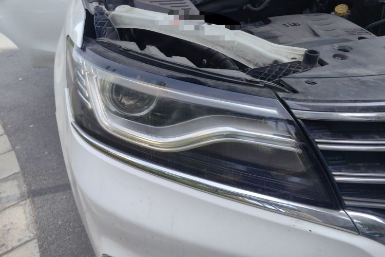 Used Roewe RX5 2019 20T Two-Wheel Drive Manual 4G Connect Platinum Edition Right Front Headlight