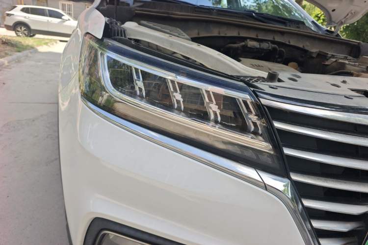 Used Roewe RX5 2019 20T Two-Wheel Drive Automatic 4G Connected Platinum Edition Right Front Headlight
