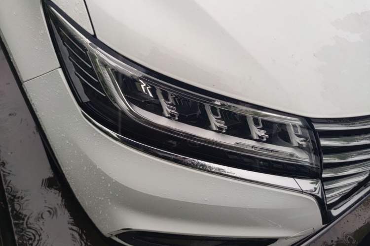 Used Roewe RX5 2019 20T Two-Wheel Drive Automatic Ali Smart Connectivity Platinum Edition Right Front Headlight