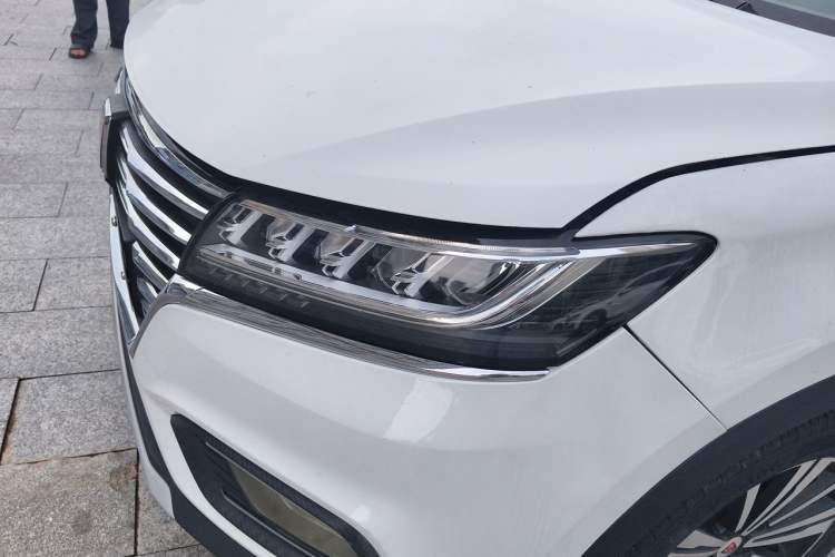 Used Roewe RX5 2019 20T Two-Wheel Drive Automatic Ali Smart Connectivity Platinum Edition Right Front Headlight