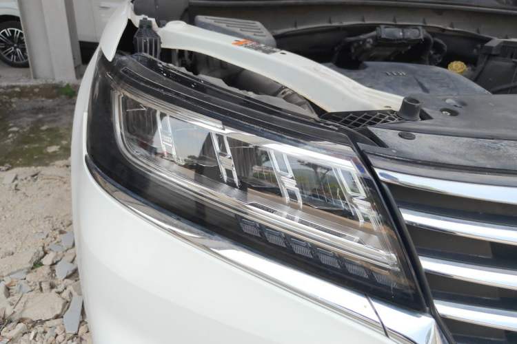 Used Roewe RX5 2019 20T Two-Wheel Drive Manual Ali Smart Network Platinum Edition Right Front Headlight