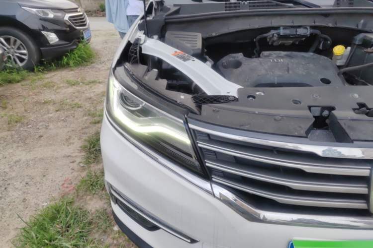 Used Roewe RX5 2019 20T Two-Wheel Drive Manual 4G Connect Platinum Edition Right Front Headlight