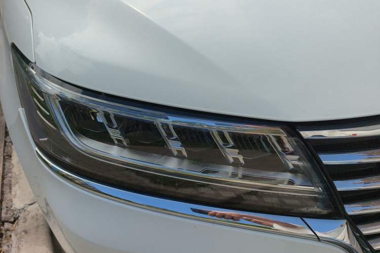 Used Roewe RX5 2019 20T Two-Wheel Drive Automatic Ali Smart Connectivity Platinum Edition Right Front Headlight
