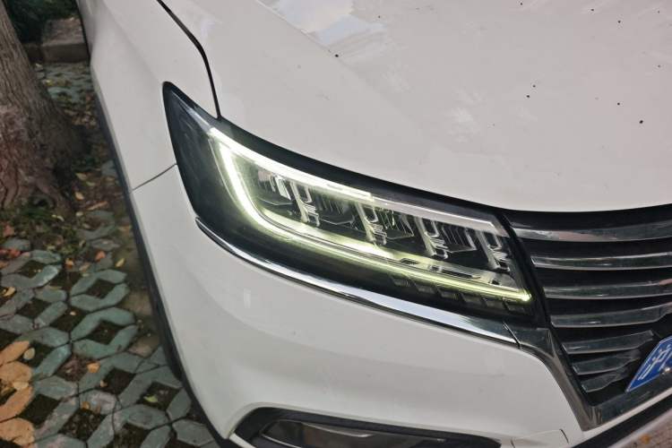 Used Roewe RX5 2019 20T Two-Wheel Drive Automatic Ali Smart Connectivity Platinum Edition Right Front Headlight