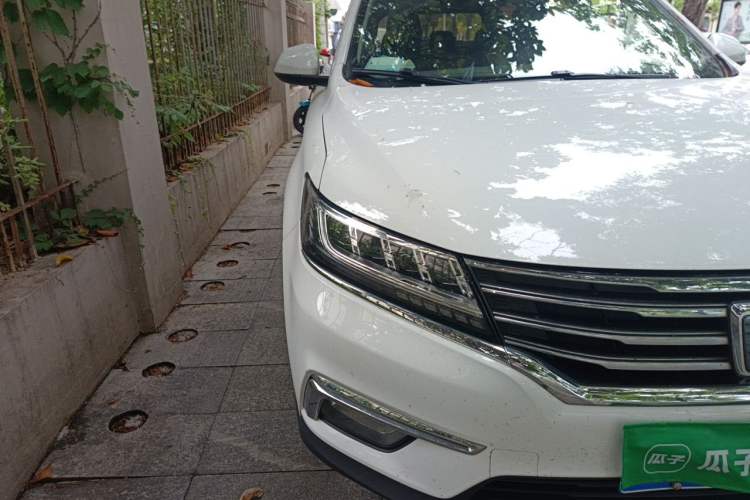 Used Roewe RX5 2019 20T Two-Wheel Drive Automatic 4G Connected Platinum Edition Right Front Headlight