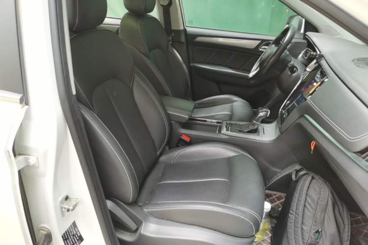 Used Roewe RX5 2019 20T Two-Wheel Drive Automatic 4G Connected Platinum Edition Right Front Seat