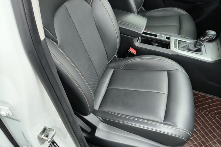 Used Roewe RX5 2019 20T Two-Wheel Drive Automatic 4G Connected Platinum Edition Right Front Seat