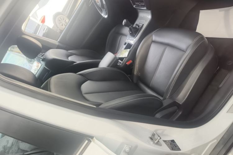 Used Roewe RX5 2019 20T Two-Wheel Drive Manual Ali Smart Network Platinum Edition Right Front Seat