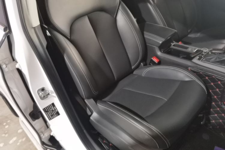 Used Roewe RX5 2019 20T Two-Wheel Drive Automatic Ali Smart Connectivity Platinum Edition Right Front Seat