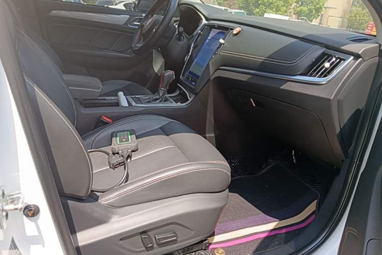 Used Roewe RX5 2019 30T Two-Wheel Drive Automatic Ali SmartConnect Platinum Edition Right Front Seat
