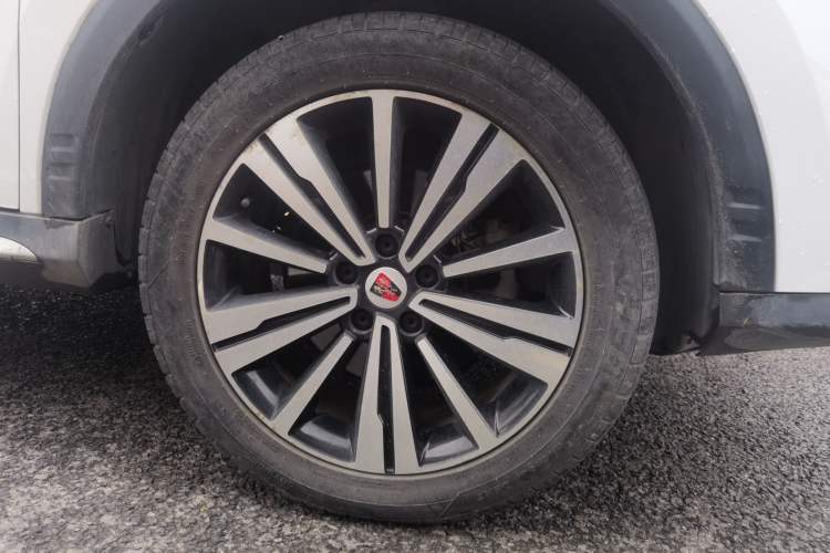 Used Roewe RX5 2019 20T Two-Wheel Drive Automatic 4G Connected Platinum Edition Right Front Wheel Hub