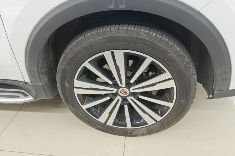 Used Roewe RX5 2019 20T Two-Wheel Drive Automatic 4G Connected Platinum Edition Right Front Wheel Hub