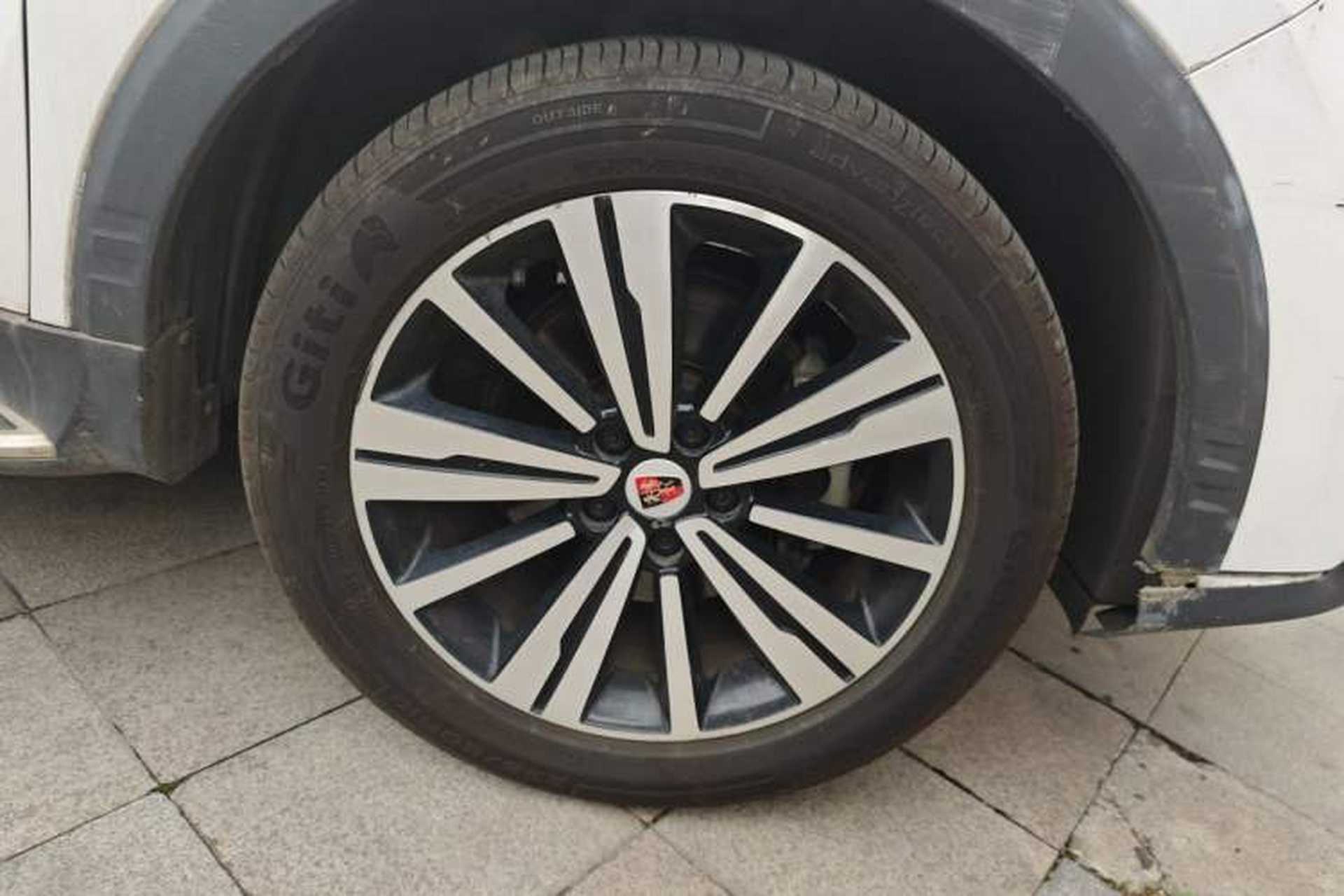 Used Roewe RX5 2019 20T Two-Wheel Drive Automatic 4G Connected Platinum Edition Right Front Wheel Hub
