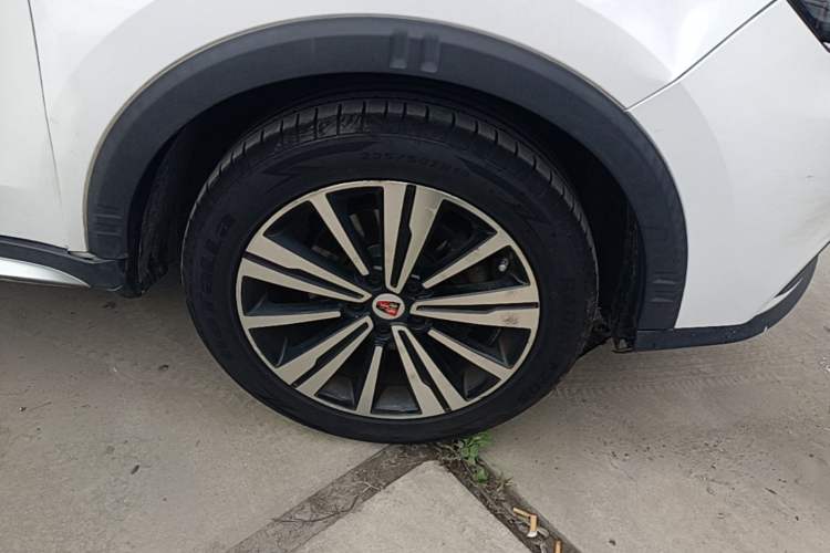 Used Roewe RX5 2019 20T Two-Wheel Drive Manual Ali Smart Network Platinum Edition Right Front Wheel Hub