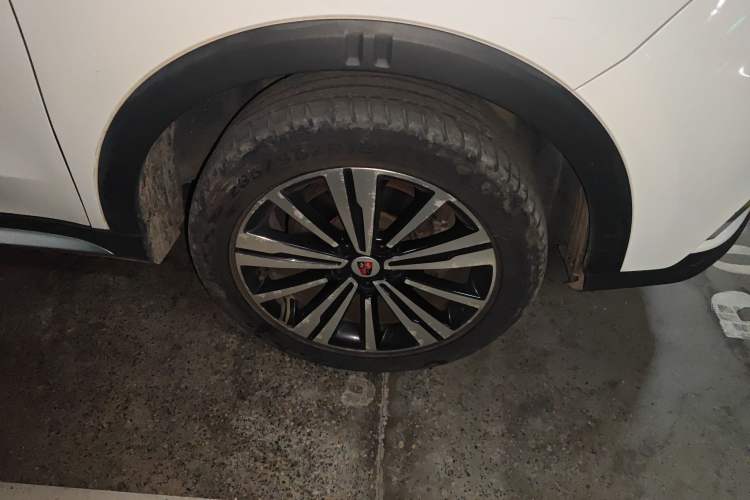 Used Roewe RX5 2019 20T Two-Wheel Drive Automatic 4G Connected Platinum Edition Right Front Wheel Hub