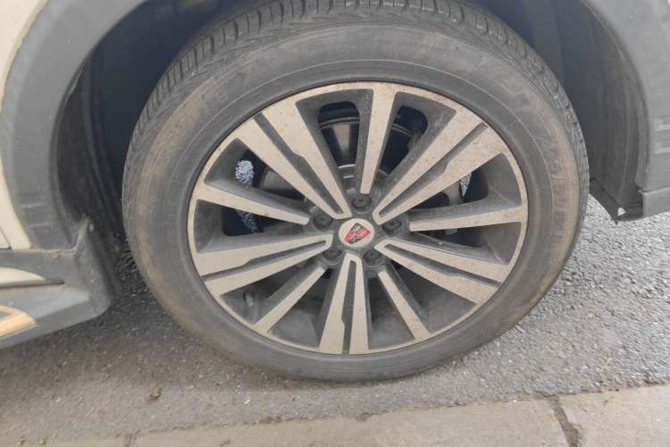Used Roewe RX5 2019 20T Two-Wheel Drive Automatic 4G Connected Platinum Edition Right Front Wheel Hub