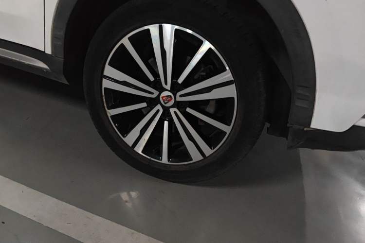 Used Roewe RX5 2019 20T Two-Wheel Drive Automatic 4G Connected Platinum Edition Right Front Wheel Hub