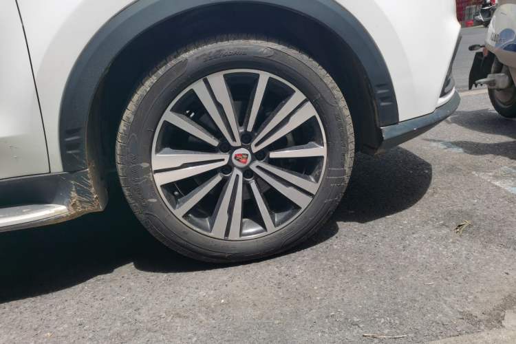 Used Roewe RX5 2019 20T Two-Wheel Drive Automatic Ali Smart Connectivity Platinum Edition Right Front Wheel Hub