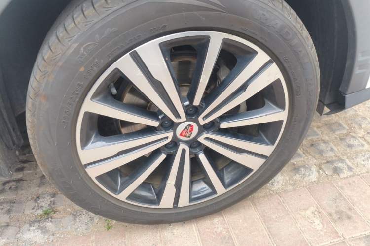 Used Roewe RX5 2019 20T Two-Wheel Drive Automatic Ali Smart Connectivity Platinum Edition Right Front Wheel Hub
